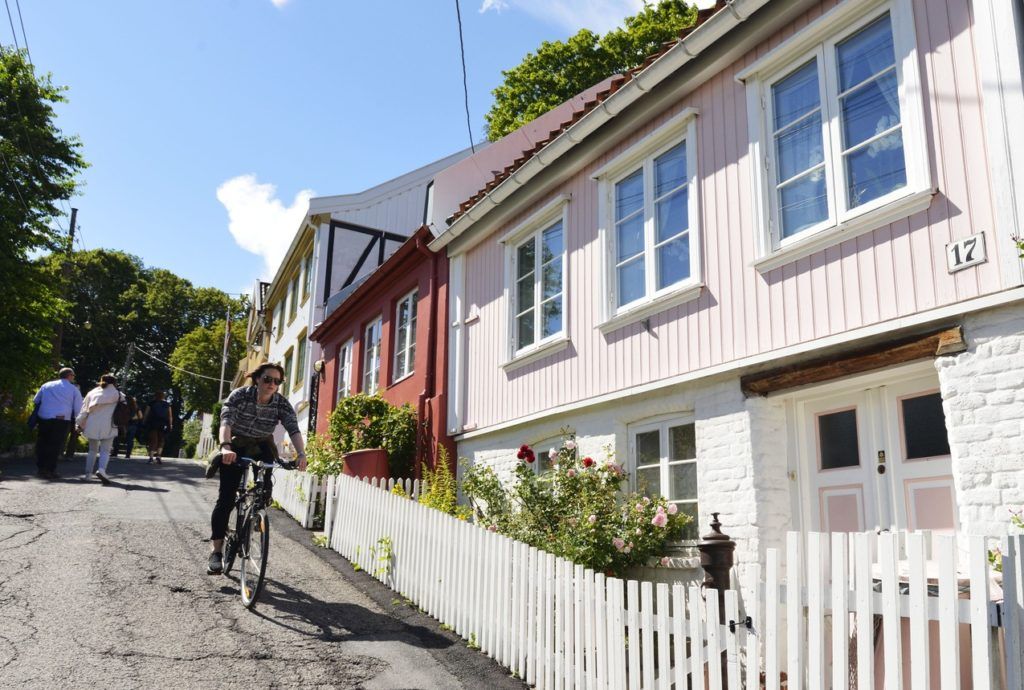 Recorre Oslo en bicicleta.