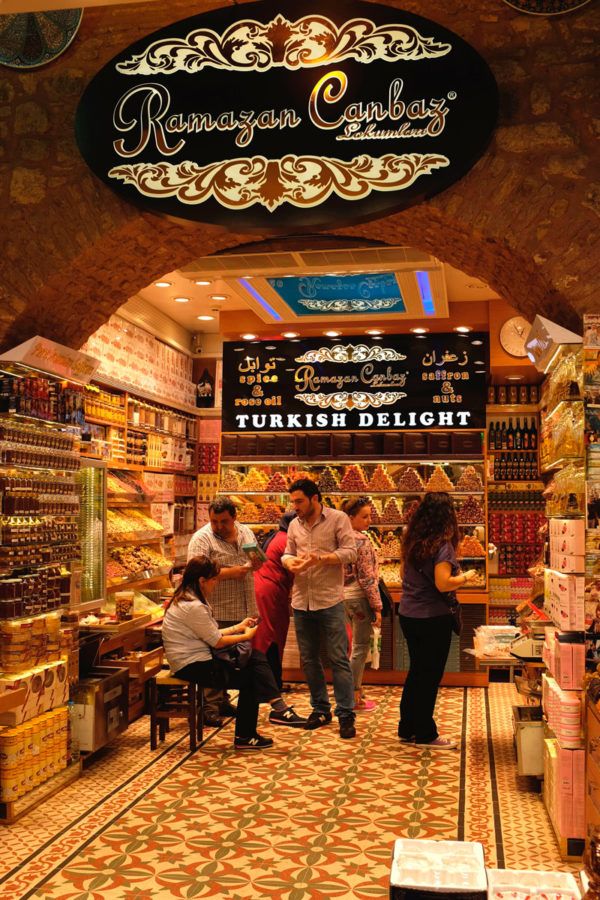 Mercado de las Especias, unan visita romántica en Estambul