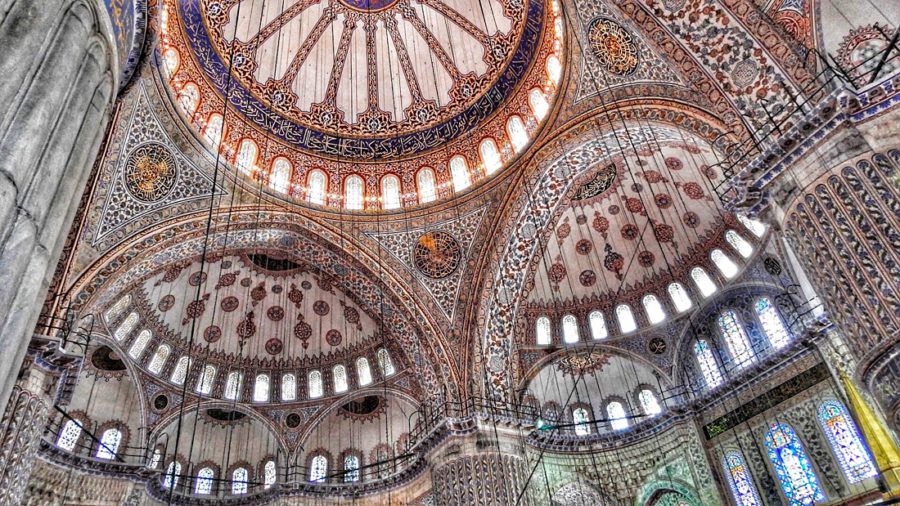 Interior de la Mezquita Azul (Estambul).