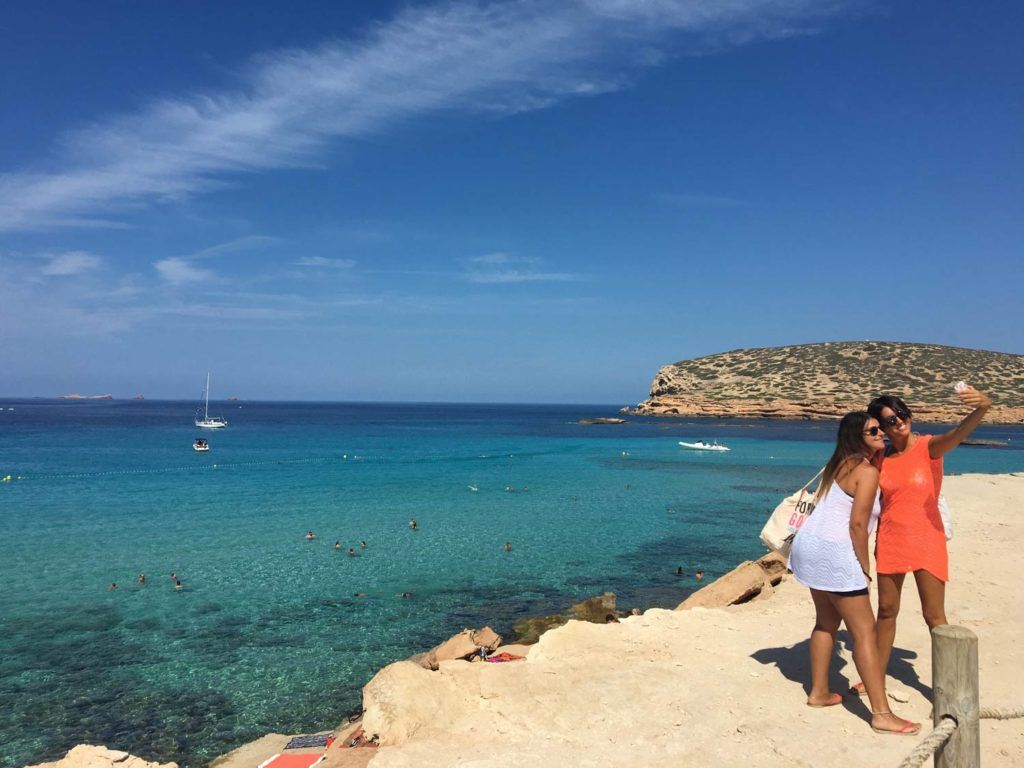 mar de Ibiza en cala Conta