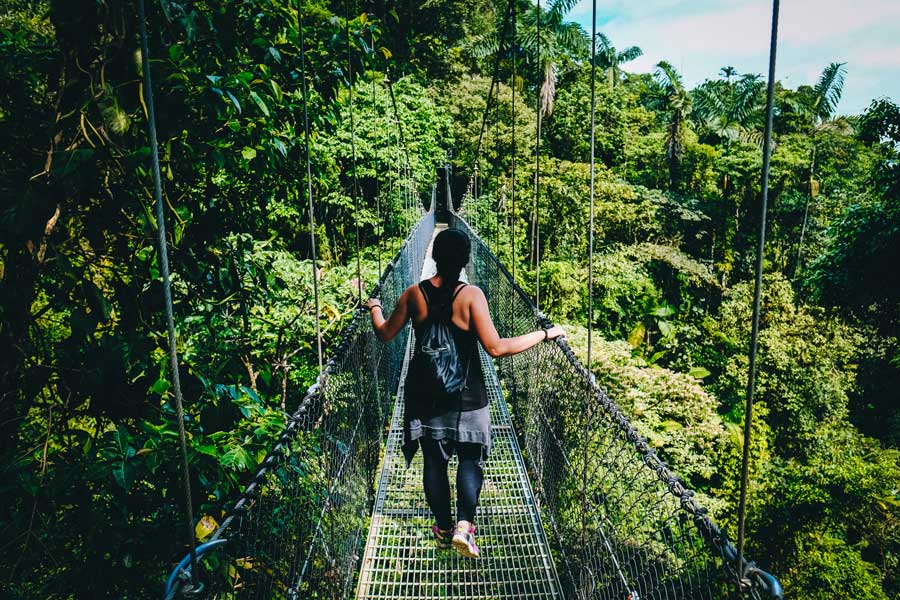 Puente colgante en Costa Rica. 