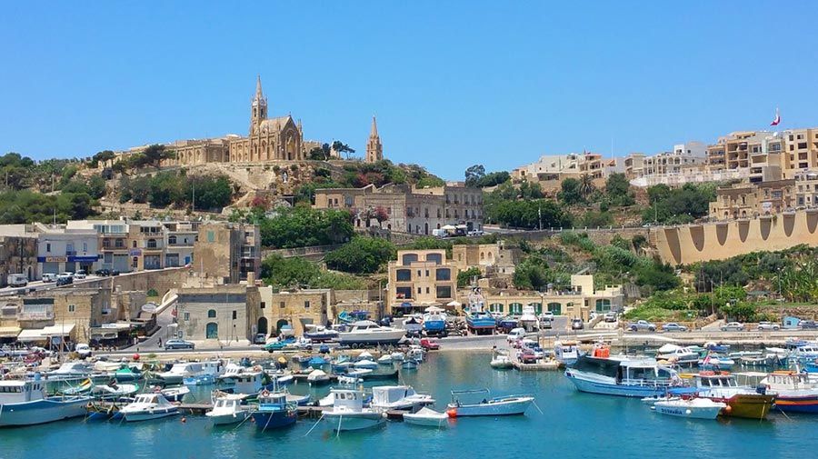 Vista del puerto de Gozo.