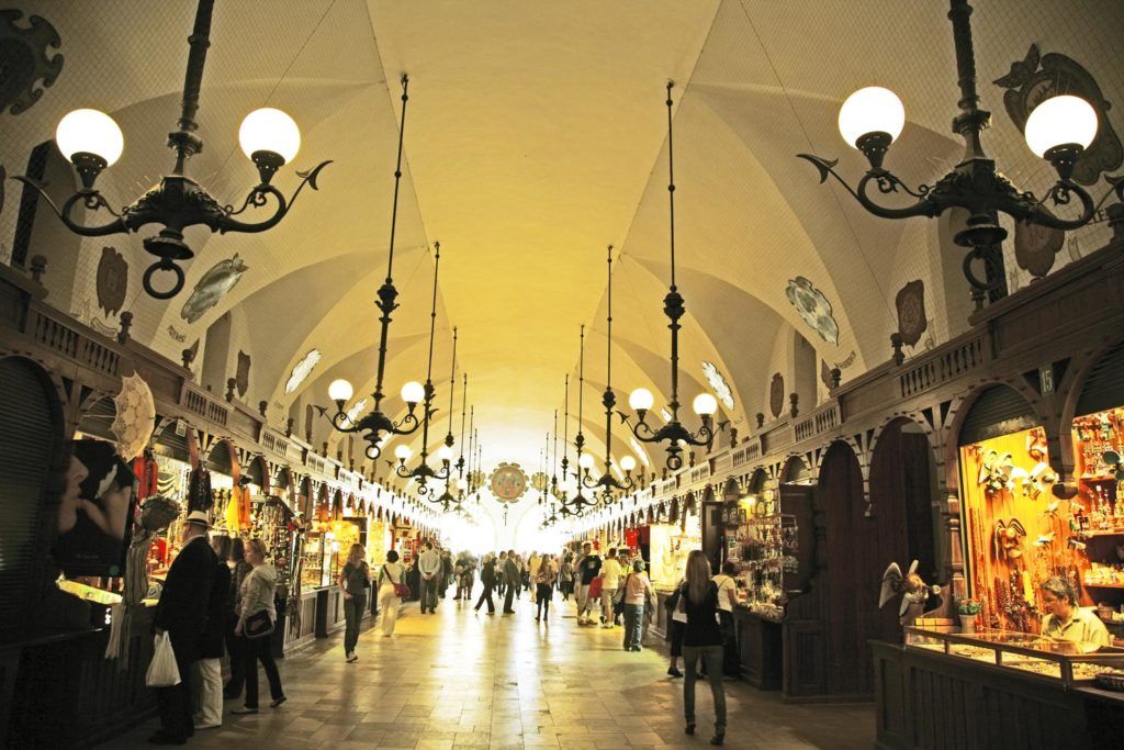 Interior de la Lonja de los Paños, visita imprescindible en Cracovia