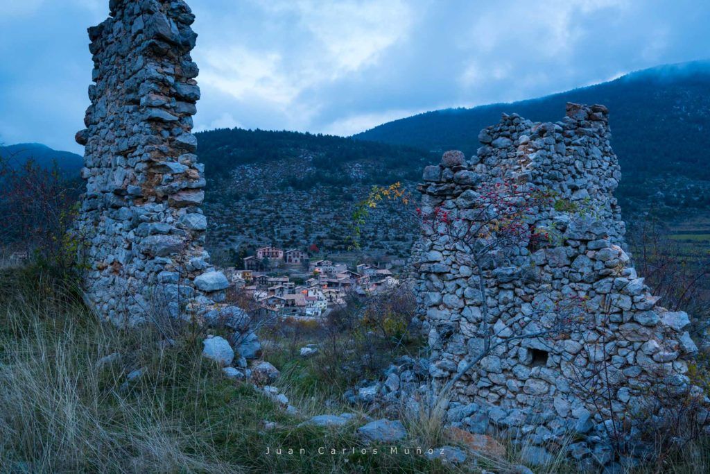 Cadi-Moixero Natural Park, Gosol Village, Tossal Hill, Old Castle or Castell, Alt Urgell, Lleida, Catalunya, Spain