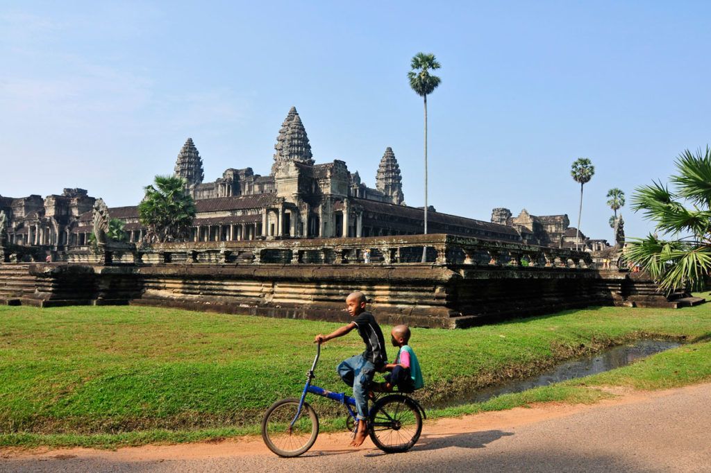 viaje mujeres camboya, visita angkor vat