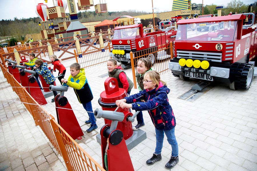 atracción de bomberos en Legoland