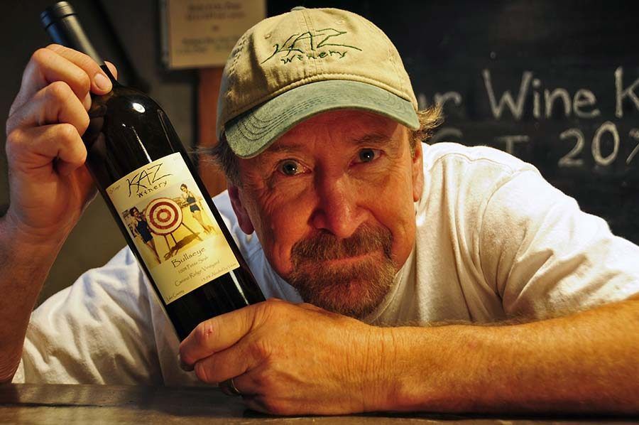 Richard Kasmier, propietario de KAZ Winery. 