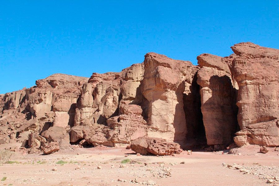 Columnas de Salomón en el desierto de Néguev.