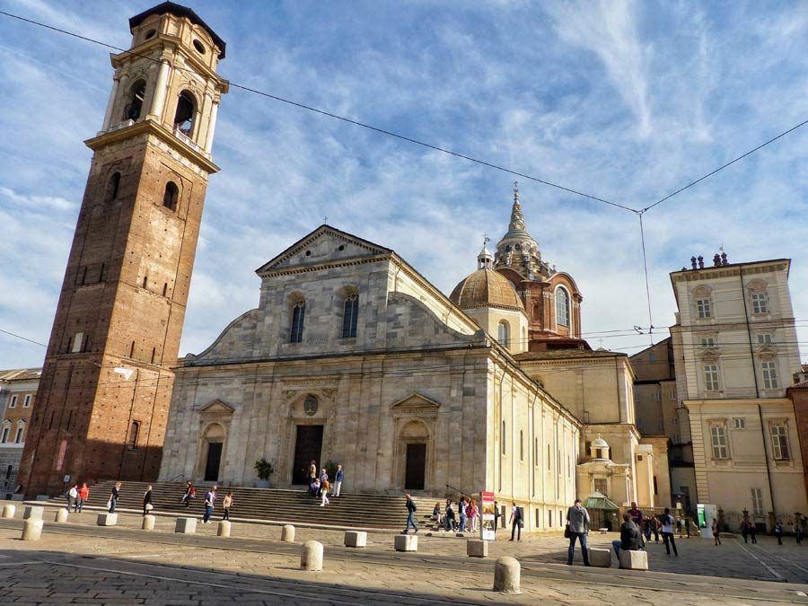 En la Piazza San Giovanni se concentran Il Duomo y las ruinas romanas de la antigua Augusta Taurinorum.