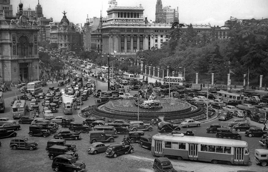 Plaza de Cibeles de Madrid en los años 50. 