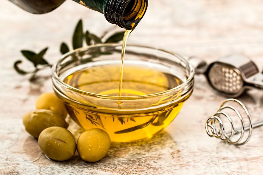 aceite de oliva y aceitunas