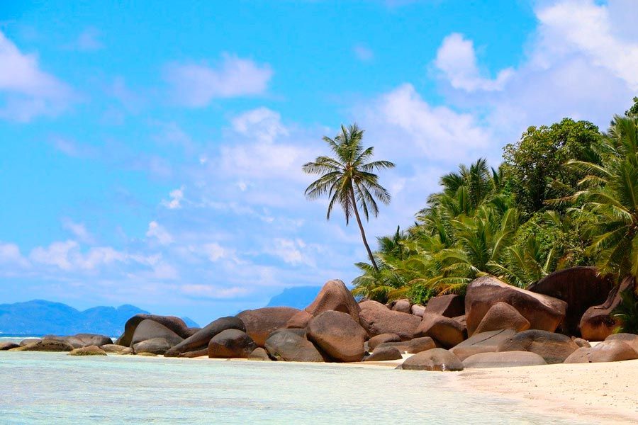 rocas graniticas en las playas de seychelles