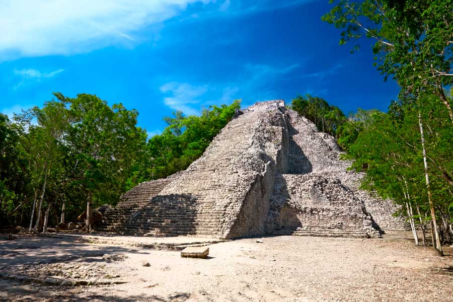 Pirámide de Nohoch Mul en Cobá. 
