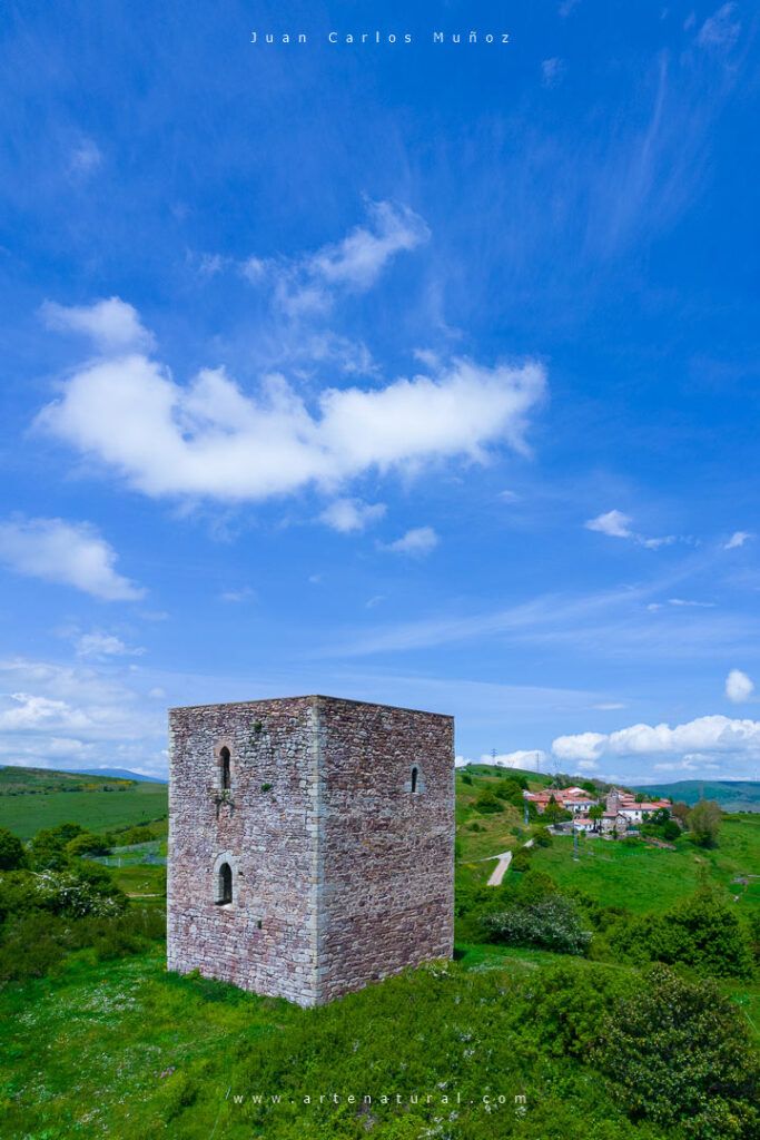 Torre de San Martin de Hoyos