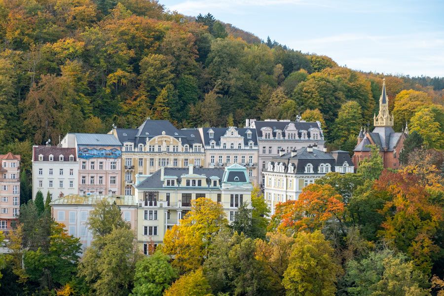 karlovy vary entre bosques
