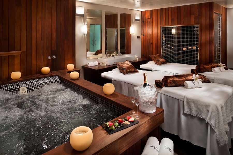 Sala de tratamientos para dos del Yhi Spa en el hotel Melia Sol y Nieve