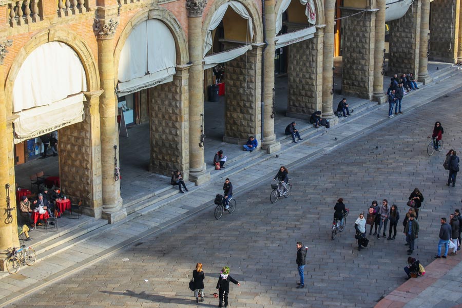 plaza mayor de bolonia