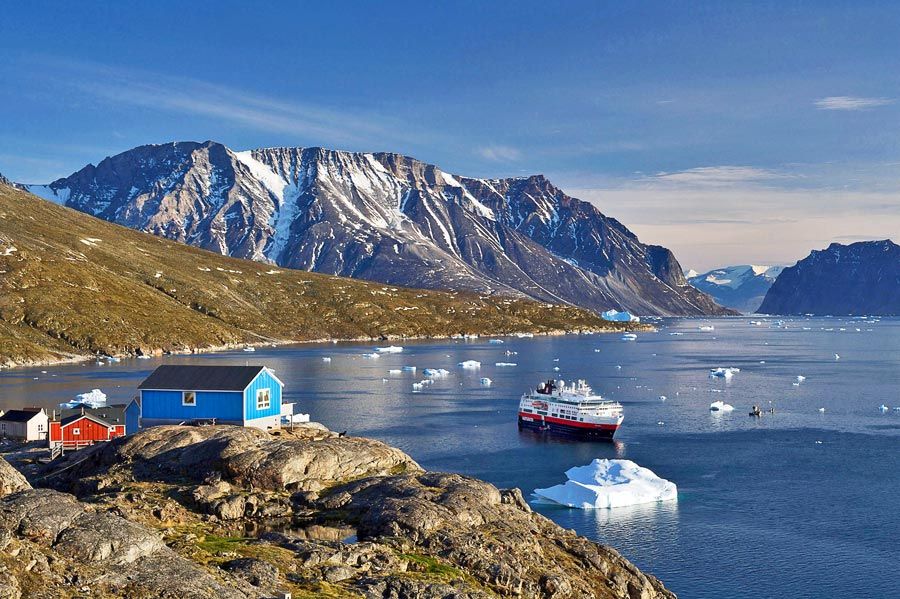 El Hurtigruten o Expreso del Litoral en su ruta costera