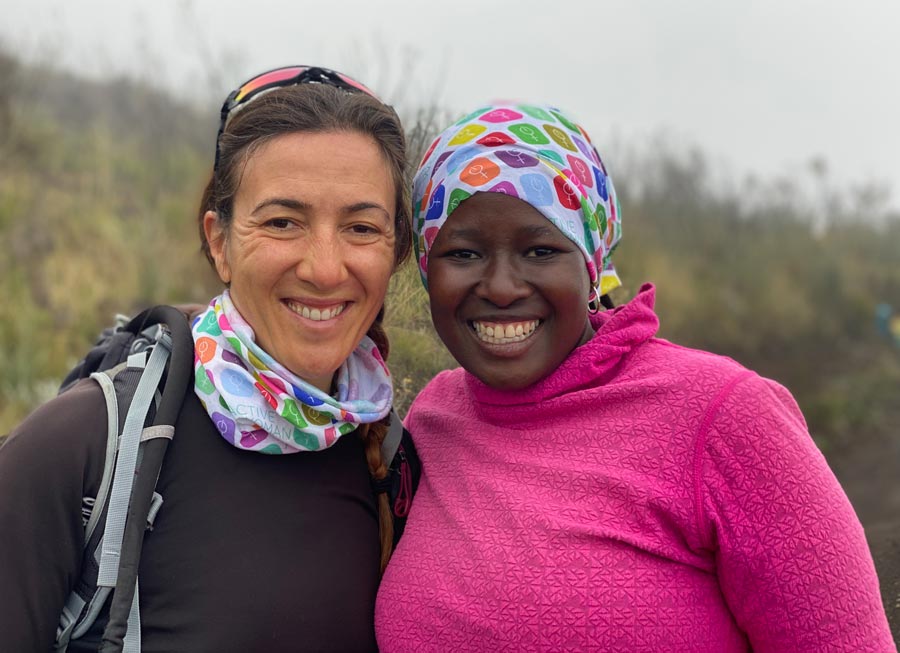 Ekeney Njau y Ana Cortés en Tanzania
