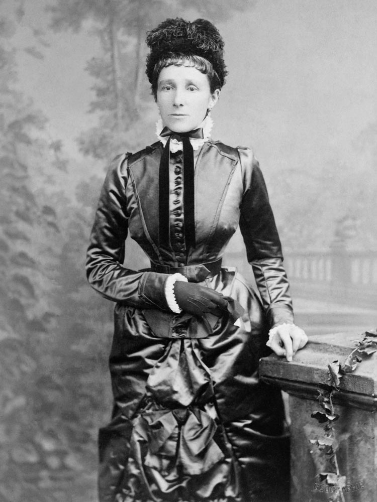 fotografía en blanco y negro de Lady Anne Blunt, una de las mujeres viajeras de la historia 