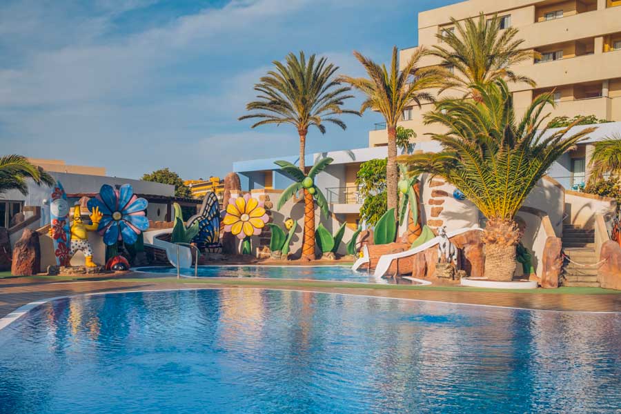 piscina infantil en hotel Iberostar