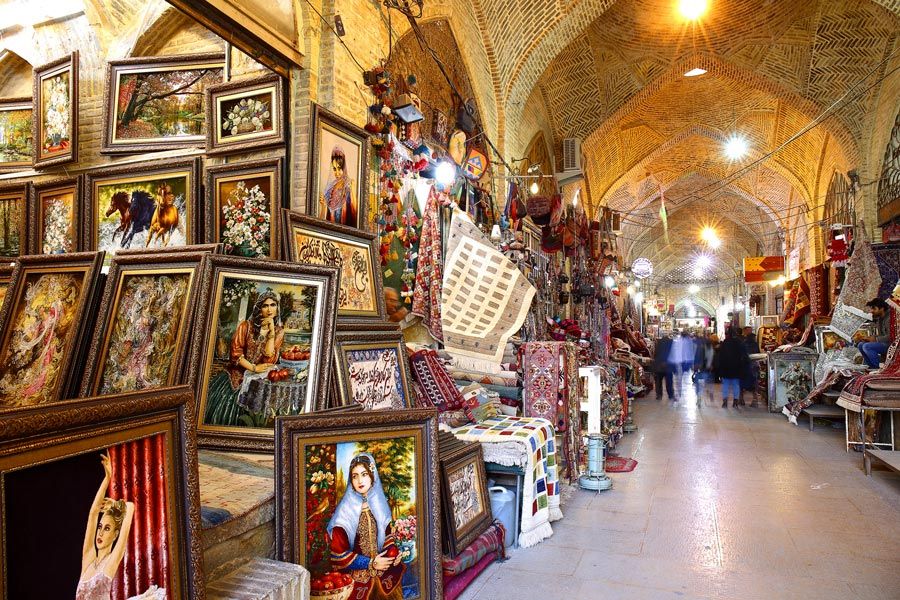 Interior del bazar Vakil de Shiraz