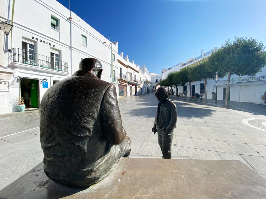 Plaza de España con la escultura dedicada a José Saramago