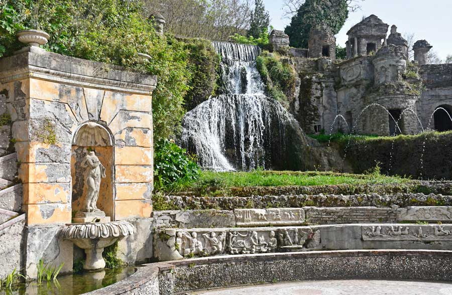 Esculturas y fuentes en Villa d'Este