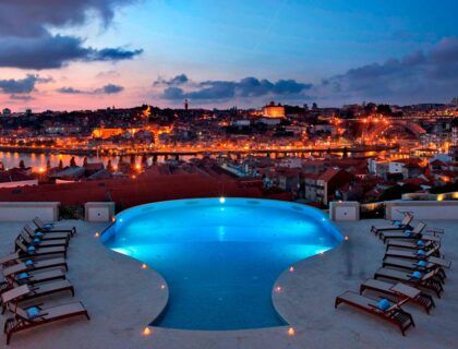 Vistas de Oporto desde la piscina del hotel The Yeatman