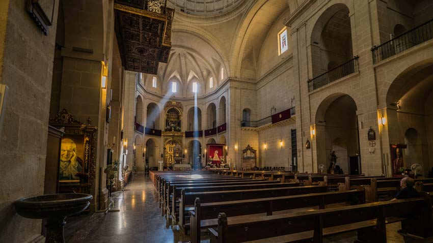 Interior de la Concatedral de San Nicolás de Bari