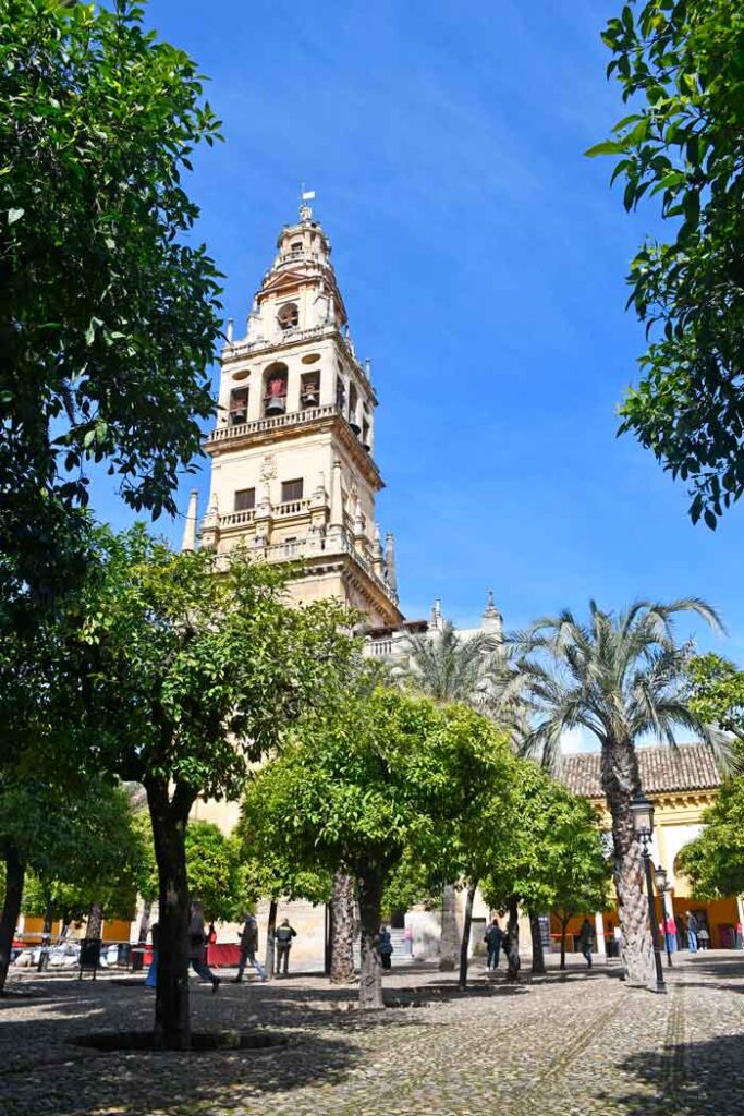 Alminar campanario de la mezquita de Córdoba