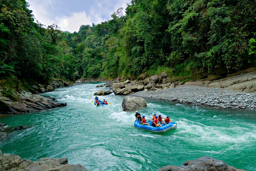 Rafting en el entorno de Turrialba, en el Valle Central de Costa Rica.