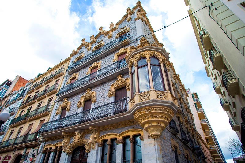 Casa salas, una construcción modernista de Tarragona.