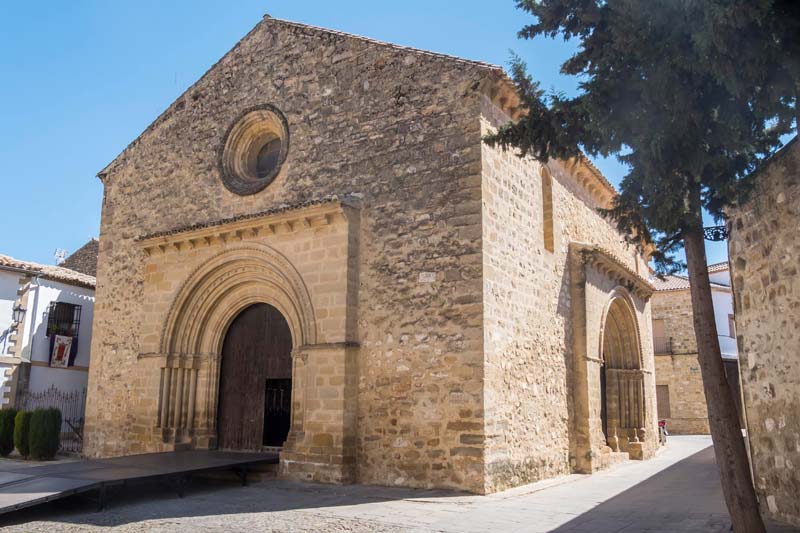 Fachada Iglesia de Santa Cruz. 