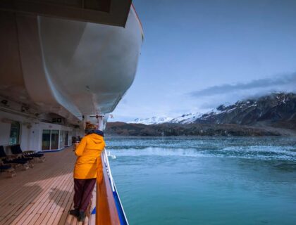 Barco de cruceros por Glacier Bay, en Alaska.