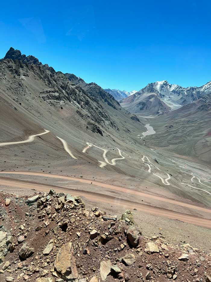 Carretera de ascenso al Cristo Redentor de los Andes, en el Parque provincial del Aconcagua. Mendoza