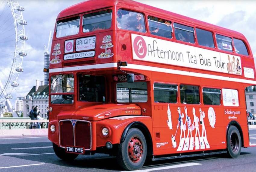 Autobús turístico donde se puede tomar el té en Londres