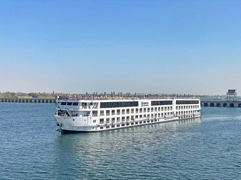 Barco de cruceros en el Nilo.