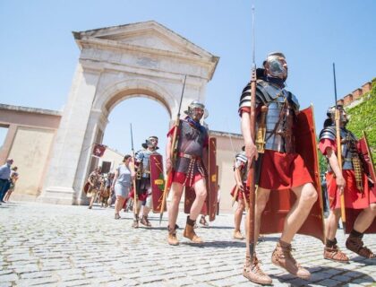 Desfile de las tropas romanas en Complutum Renacida
