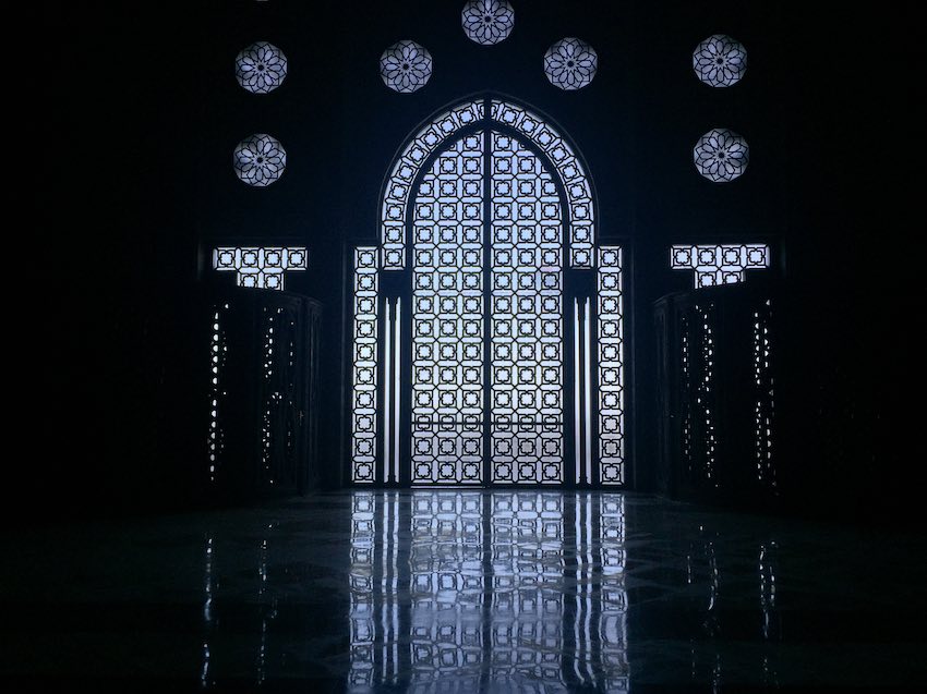 Interior de la mezquita de Hassan II, en Casablanca
