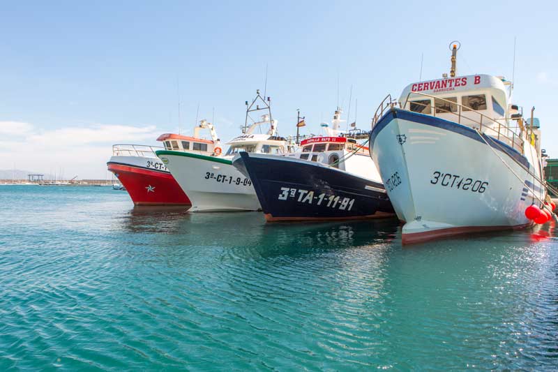 Barcos en el puerto de Garrucha en Almería