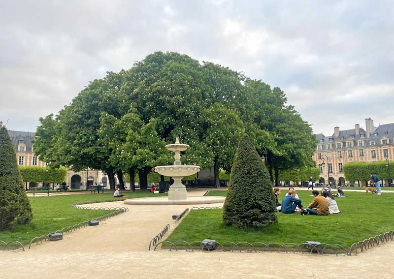 Jardín de la plaza des Vosges