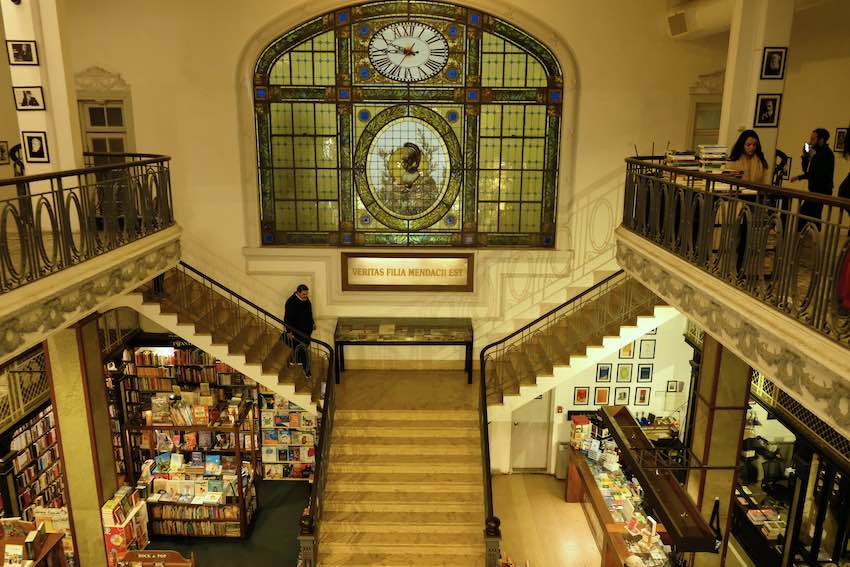 Interior de la Librería Puro Verso, en Montevideo.