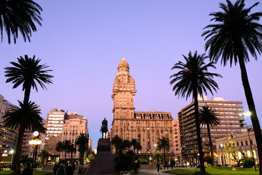Plaza de la Independencia de Montevideo. 