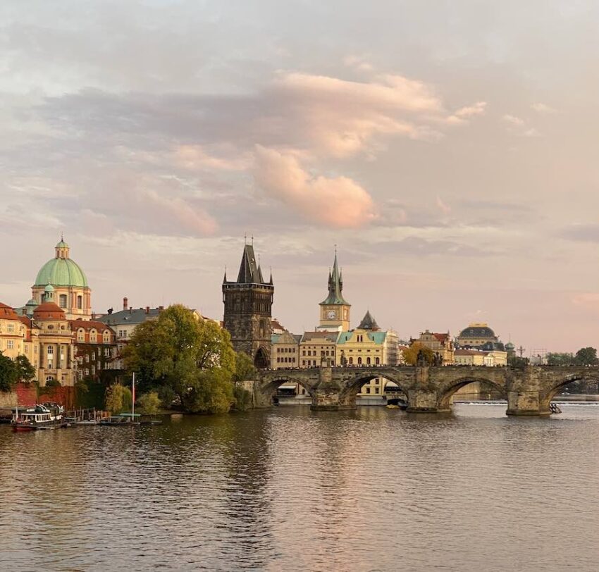 Praga en otoño se viste de romanticismo.