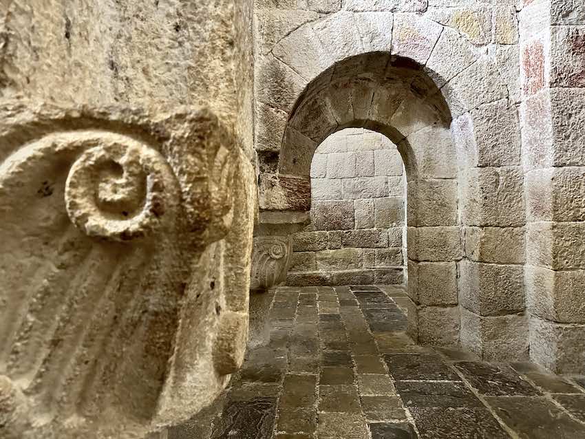 Cripta del monasterio de Leyre.