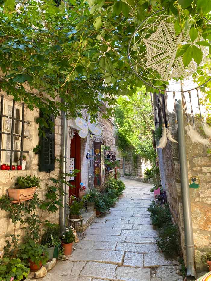 Calle típica de Bale en Istria