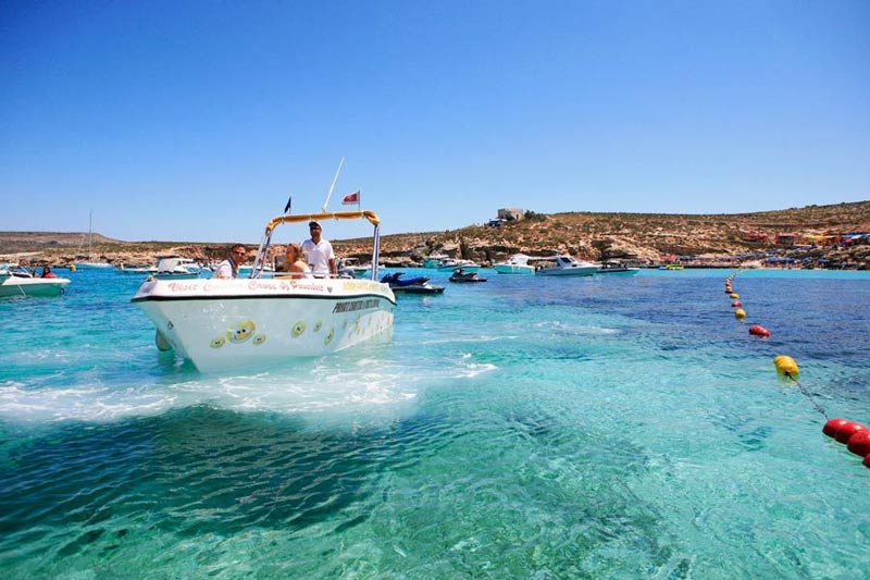 Desde Gozo hay que visitar el Blue Lagoon, en la cercana isla de Comino.