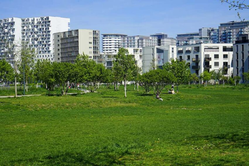 Zonas verdes del barrio Sonnwendviertel.