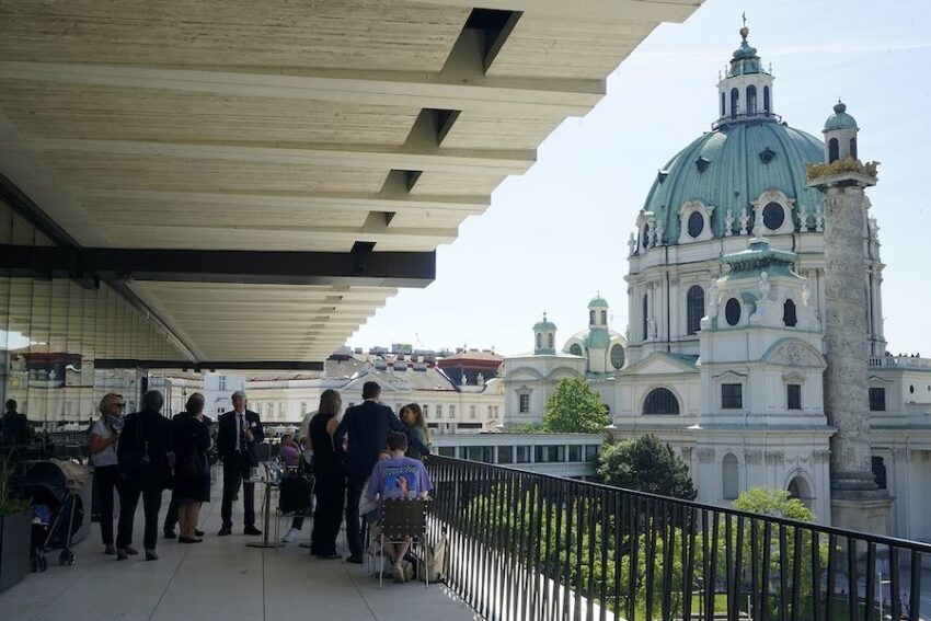 Vistas desde la cafetería de la última planta del Museo de Viena en la Karlsplatz.